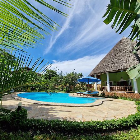 Paradiesische Villa Maisha Mazuri Mit Pool. Terrasse Und Personal Diani Beach Esterno foto