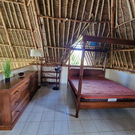 Paradiesische Villa Maisha Mazuri Mit Pool. Terrasse Und Personal Diani Beach Esterno foto