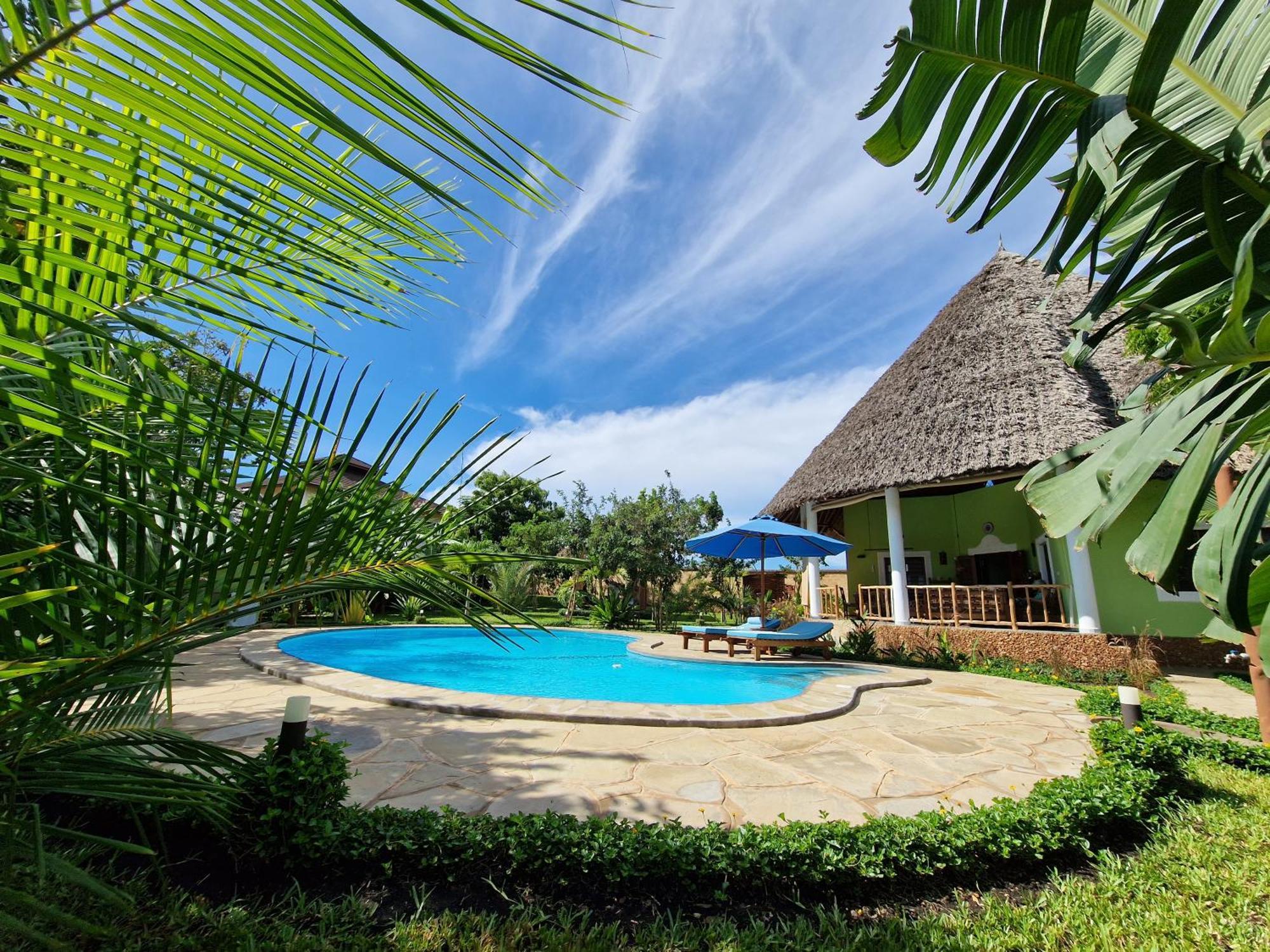 Paradiesische Villa Maisha Mazuri Mit Pool. Terrasse Und Personal Diani Beach Esterno foto
