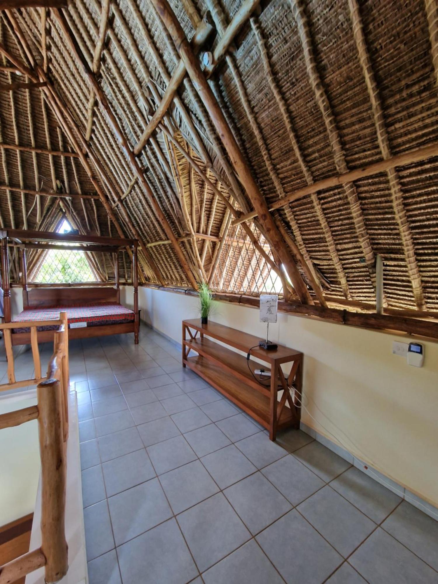 Paradiesische Villa Maisha Mazuri Mit Pool. Terrasse Und Personal Diani Beach Esterno foto