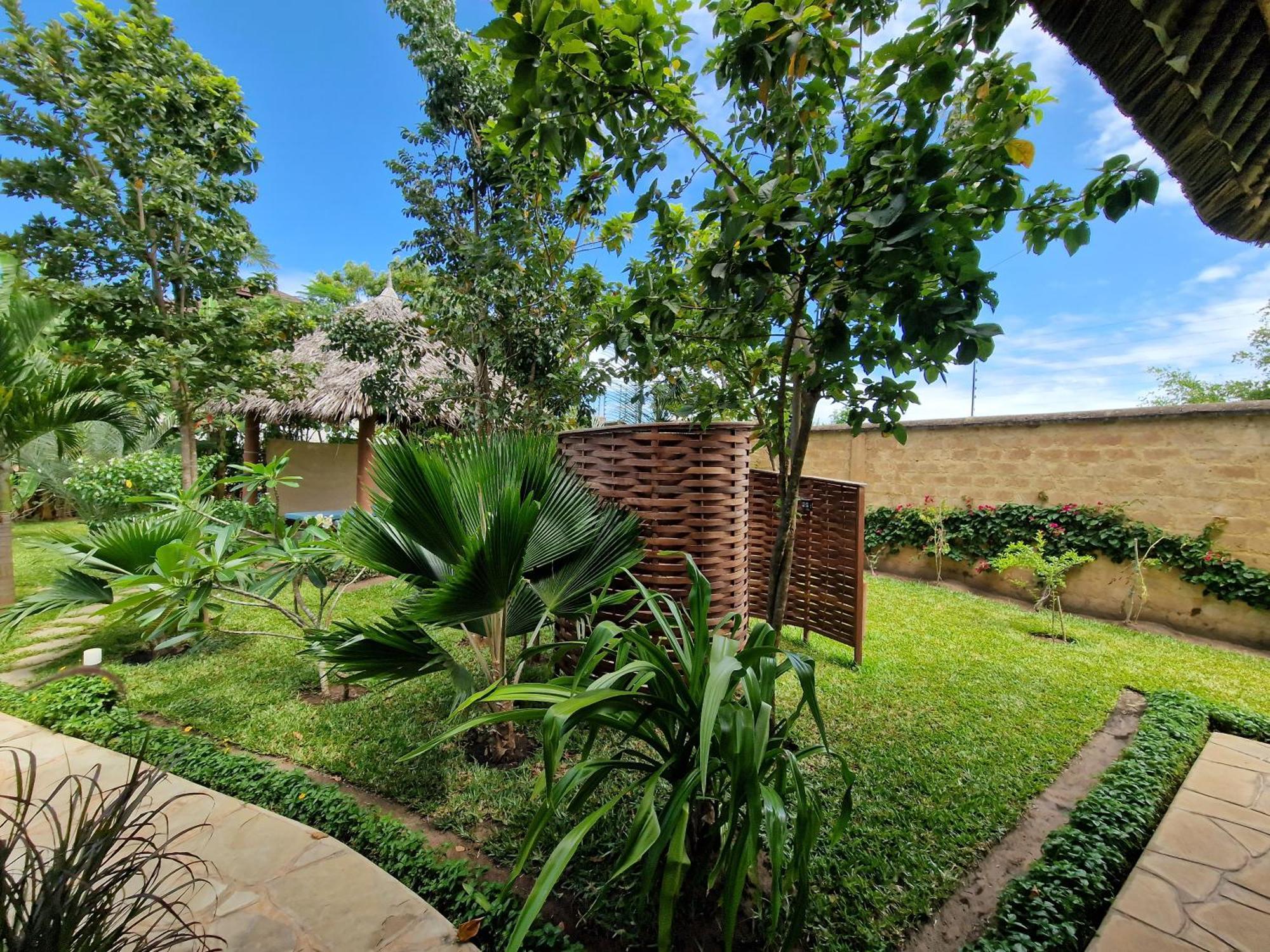 Paradiesische Villa Maisha Mazuri Mit Pool. Terrasse Und Personal Diani Beach Esterno foto