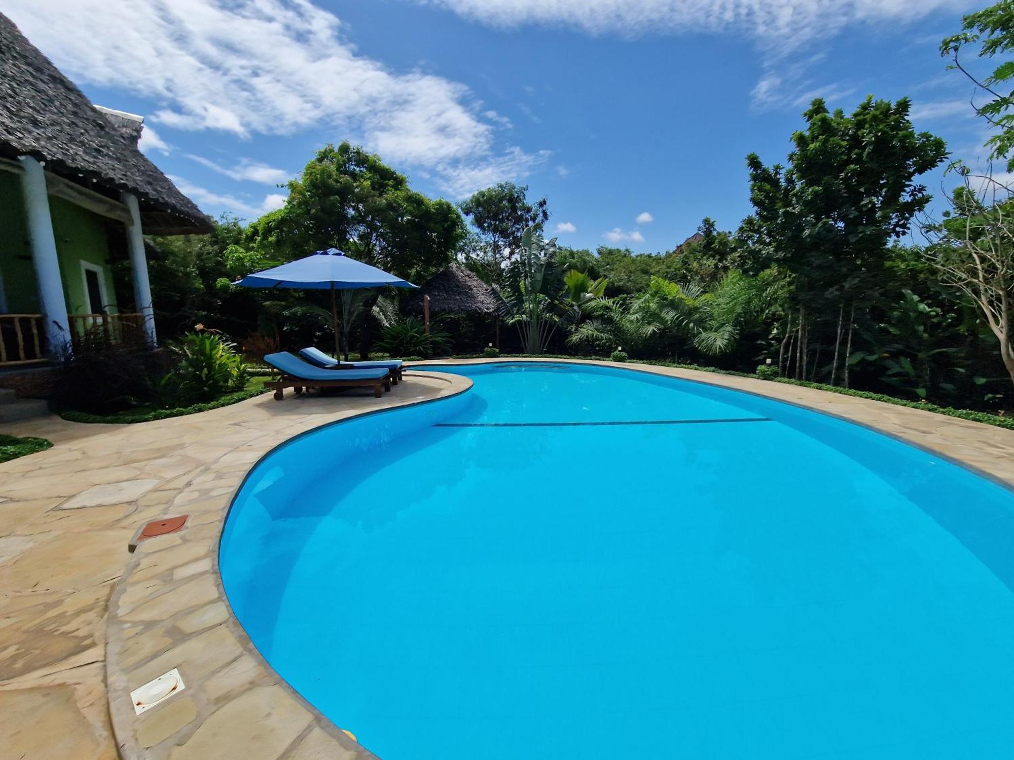 Paradiesische Villa Maisha Mazuri Mit Pool. Terrasse Und Personal Diani Beach Esterno foto
