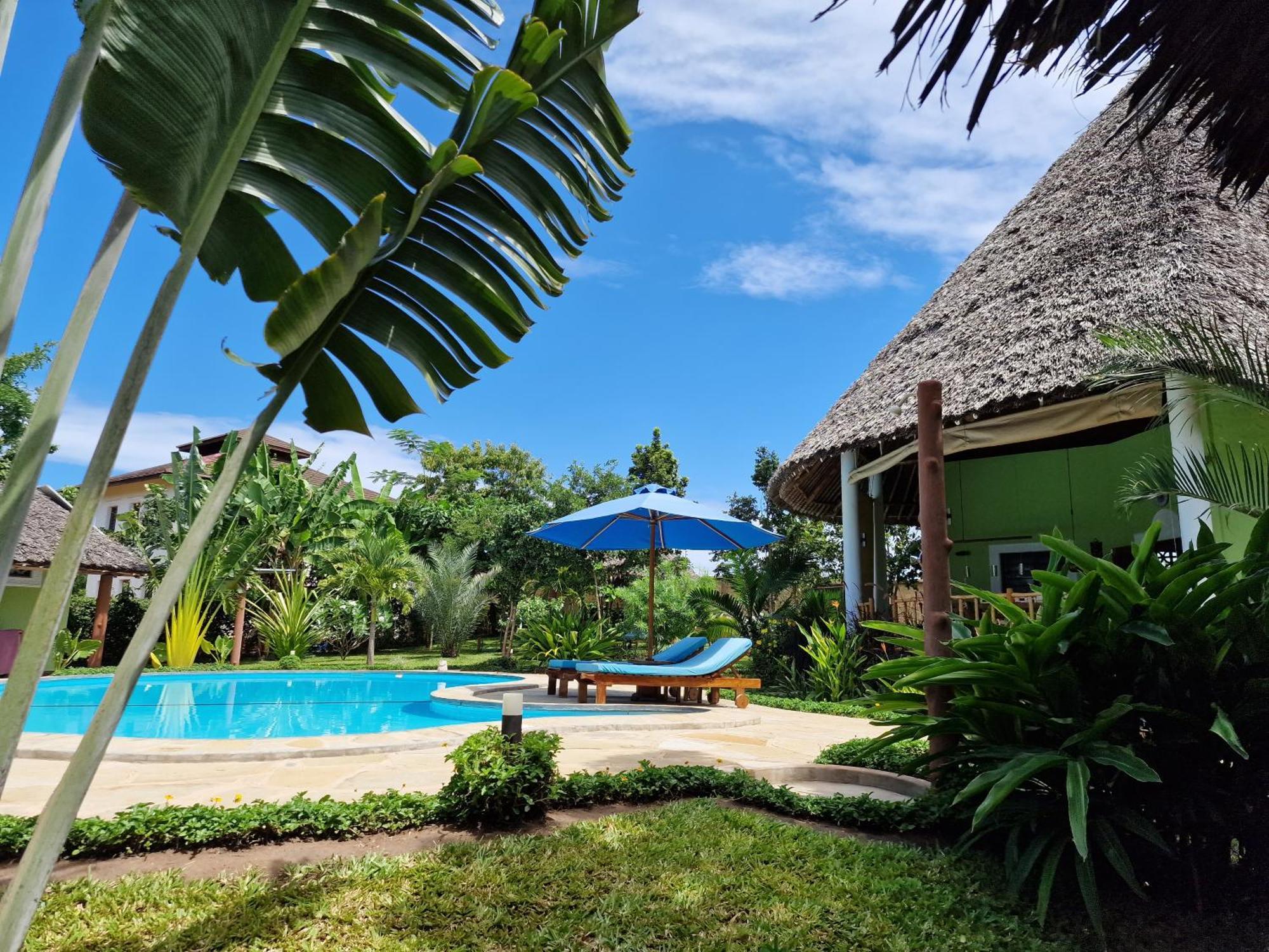 Paradiesische Villa Maisha Mazuri Mit Pool. Terrasse Und Personal Diani Beach Esterno foto